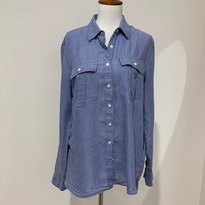 Banana Republic Drapey Chambray Boyfriend shirt Classic Cleangirl Office  M New